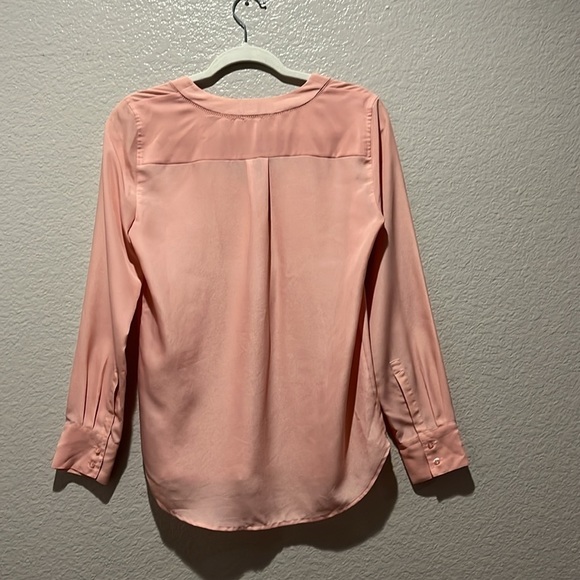 J. CREW Womens Elegant Pink Blouse Long Sleeve Sz XS V Neck Career Business Core - Picture 8 of 8